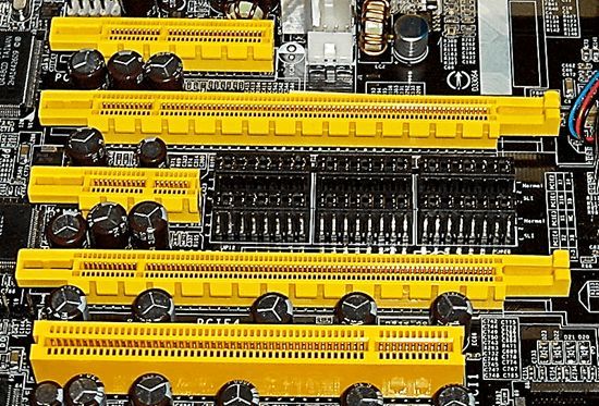 Слоты PCI Express и PCI Слоты PCI Express и PCI
