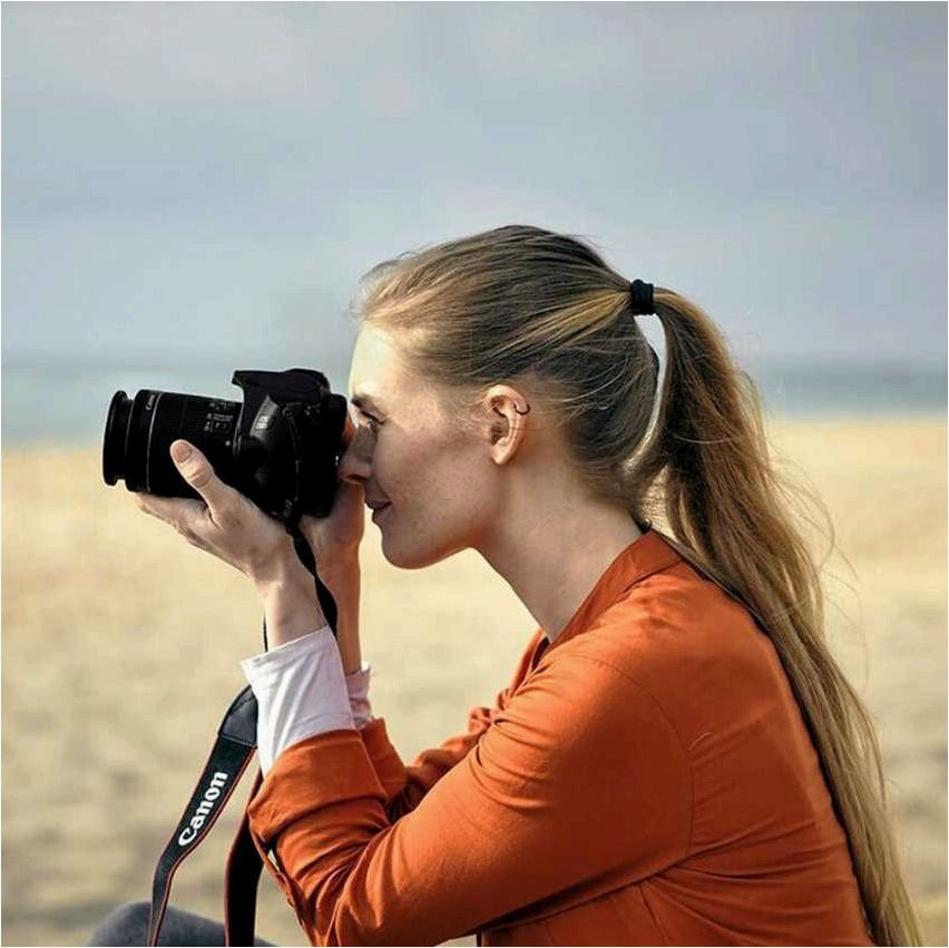 Определите количество снимков, сделанных камерой Canon EOS Digital Info